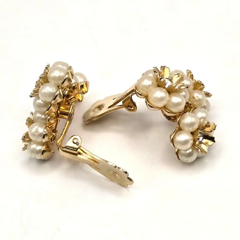Coro vintage clip